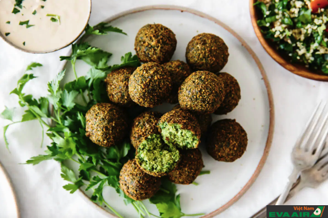 Falafel – Món ăn độc đáo và đầy hương vị mà bạn có thể thử khi đến Mỹ