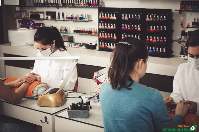 Trên khắp nước Mỹ, bạn cũng có thể dễ dàng tìm thấy nhiều tiệm nail do người Việt làm chủ