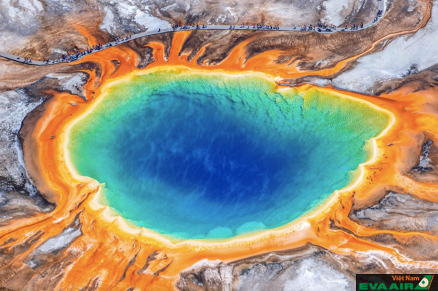 Các mạch nước phun nhiệt là điều nổi tiếng nhất tại công viên quốc gia Yellowstone