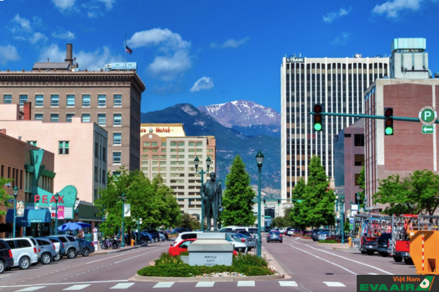 Một góc đường phố tại Colorado Springs