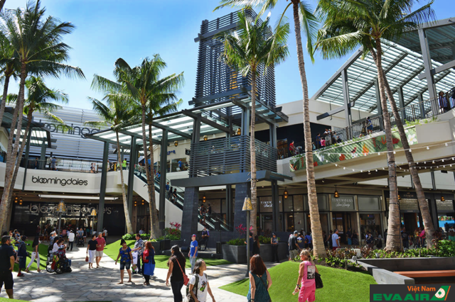 Trung tâm Ala Moana Center gây ấn tượng với không gian mua sắm thoáng đãng, rộng rãi