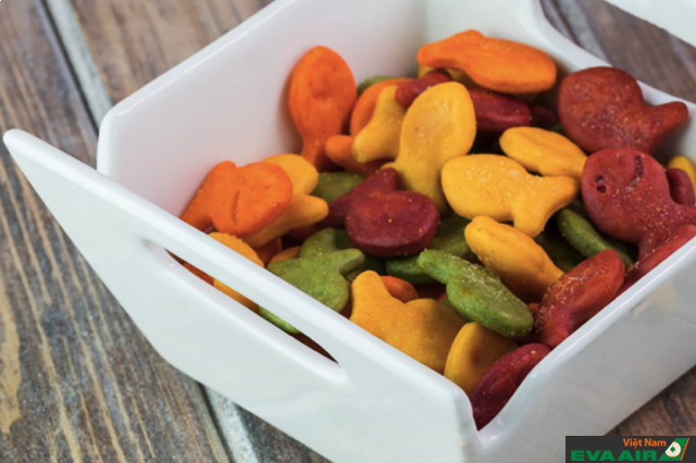 Chưa nói đến hương vị thì Goldfish cũng đủ thu hút với màu sắc và hình dáng dễ thương