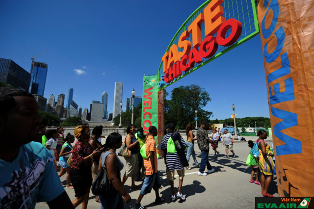 Taste of Chicago là sự kiện mùa hè hằng năm của thành phố Chicago