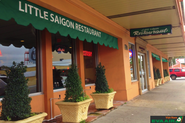 Không gian bên ngoài nhà hàng Little Saigon Restaurant