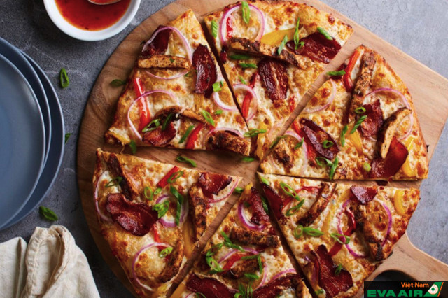 Được kết hợp từ nhiều loại topping, hương vị pizza kiểu California chắc chắn sẽ khiến bạn hài lòng