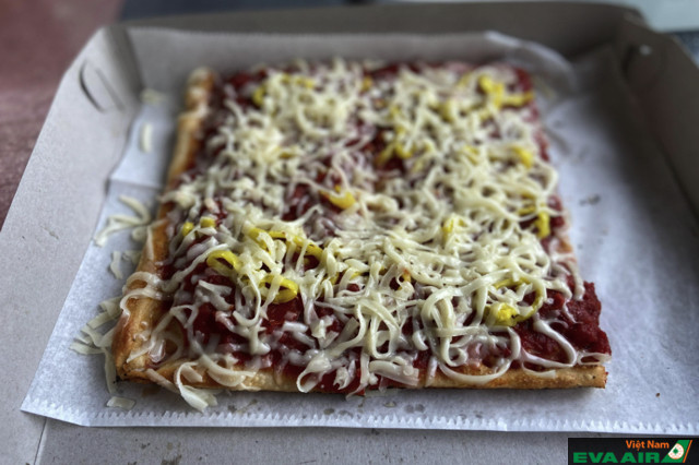 Kiểu bánh pizza này thường được đựng trong những chiếc hộp với hình chữ nhật đặc trưng
