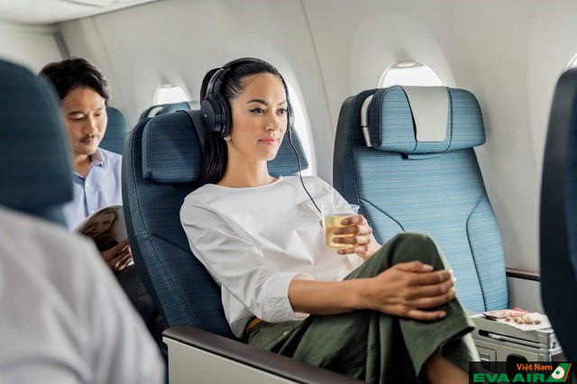 Hành khách mua vé Cathay Pacific hạng Phổ thông sẽ nhận được dịch vụ tốt