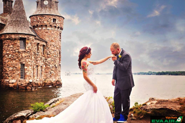Với bối cảnh đẹp, lâu đài cũng là điểm chụp ảnh cưới được nhiều cặp đôi lựa chọn