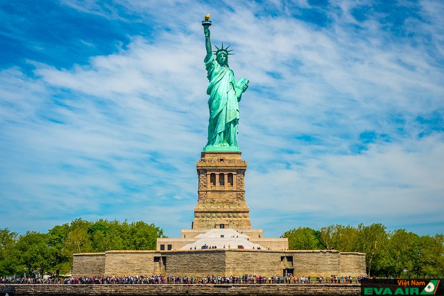 Tượng Nữ thần Tự do là hình ảnh biểu tượng nổi tiếng của thành phố New York
