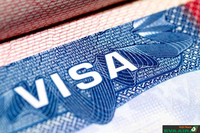 Cung cấp thông tin về hành khách và visa để đặt vé dễ dàng