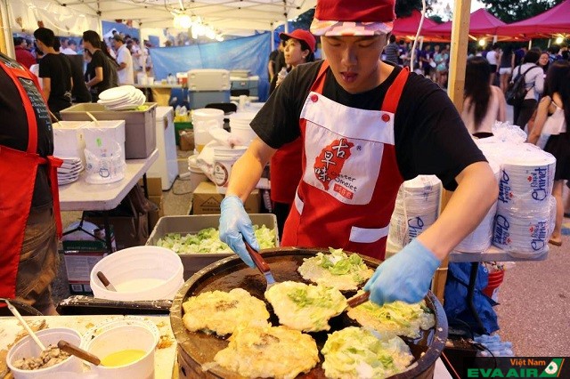 Những món ăn châu Á phổ biến ở chợ đêm Night It Up!