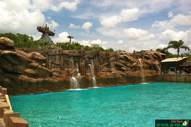 Disney's Typhoon Lagoon là điểm đến thích hợp cho những ngày hè nóng