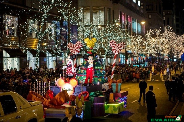 Magnificent Mile Lights là lễ hội được tô điểm bởi sắc màu lung linh của ánh đèn