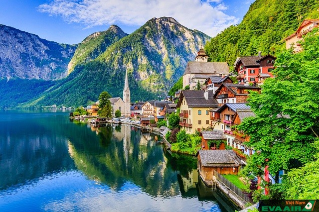 Hallstatt là thị trấn cổ nhất của Áo