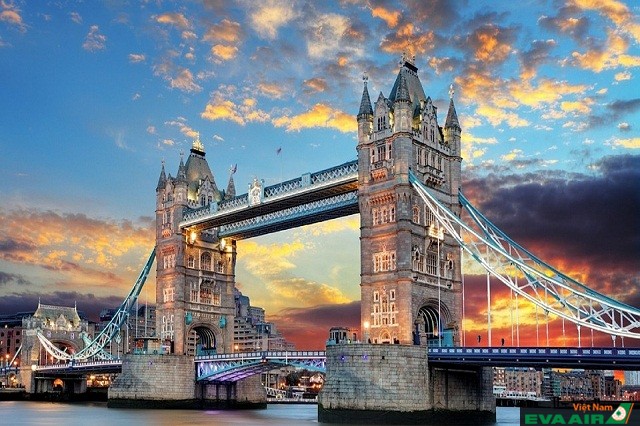 Tower Bridge được xem là biểu tượng của thủ đô London