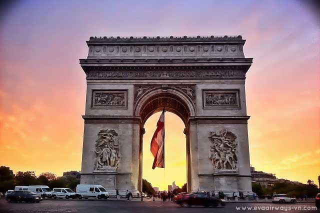 Khải Hoàn Môn, một trong những điểm du lịch nổi tiếng của Paris