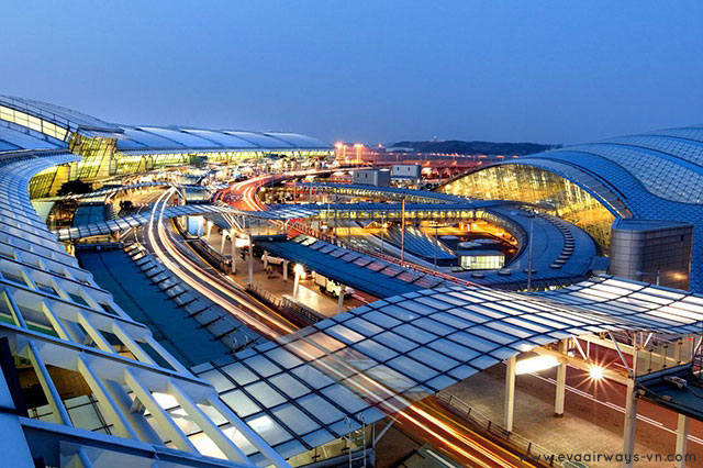 Sân bay quốc tế Incheon rực rỡ ánh đèn vào đêm