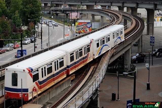 Tàu điện Skytrain là một trong những phương tiện di chuyển hữu dụng nhất ở Vancouver