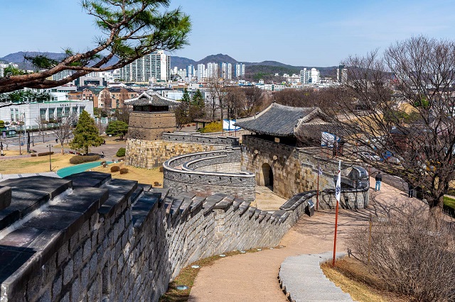 Mục sở thị vẻ đẹp vượt thời gian của pháo đài Hwaseong – Hàn Quốc
