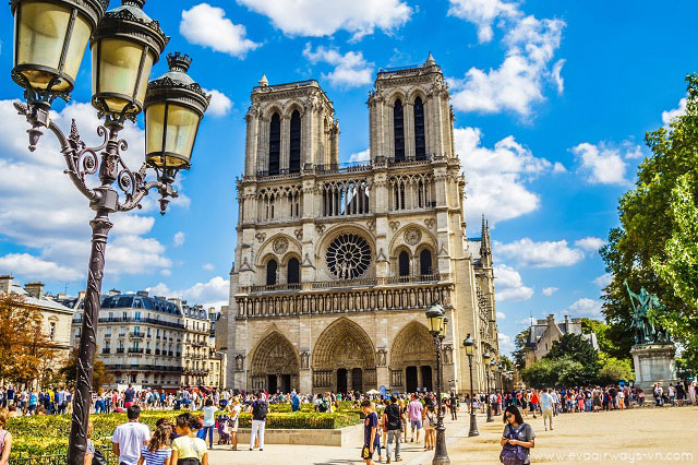 Nhà thờ Đức Bà Paris – kiệt tác “huyền bí” của nhân loại